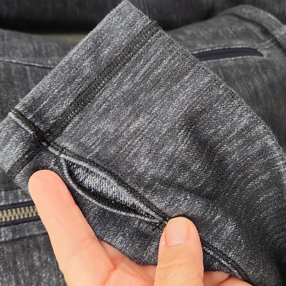 Lululemon Forme Jacket in Slub Denim Inkwell - Picture 4 of 6